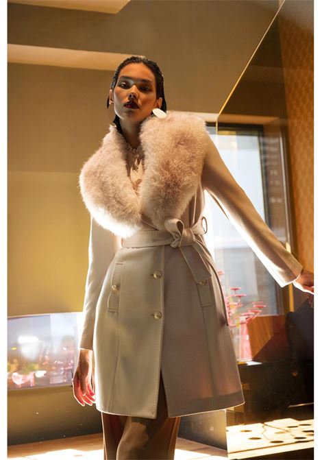 CAPPOTTO CON COLLO PELLICCIA REMOVIBILE VALENTINA RIO | Cappotti | V8294272